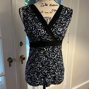 Blue floral top size extra small